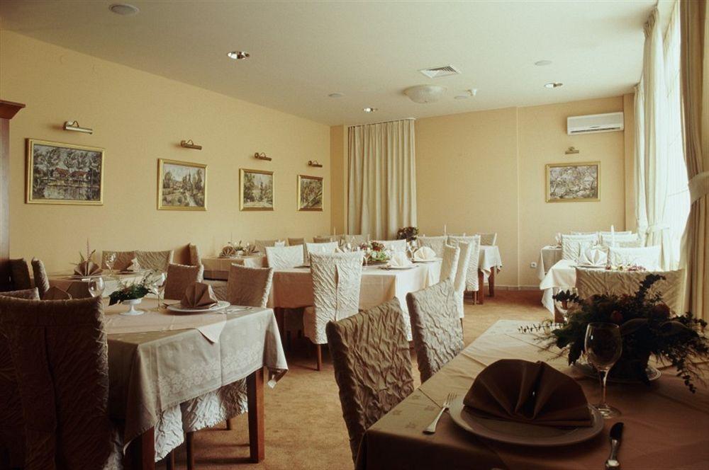 Hotel Porin Загреб Ресторан фото
